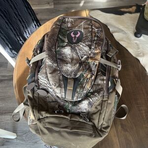 Badlands Kali Realtree Camouflage Pink Women’s Hunting Backpack Rifle/Bow Boot